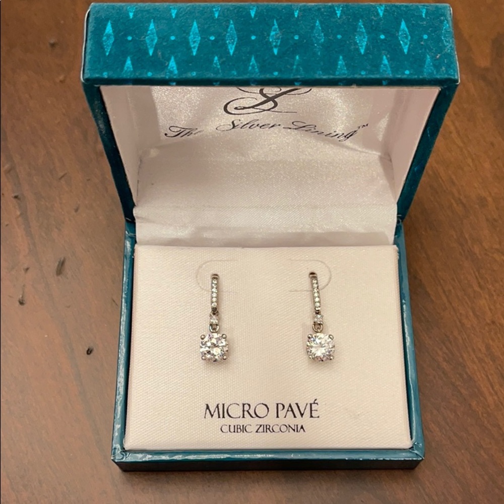 NWT Cubic Zirconia drop earrings
